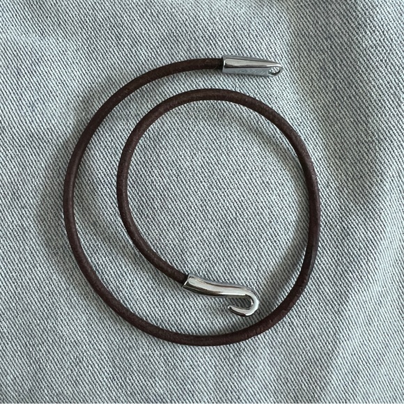Leather choker with fish hook closure - Picture 8 of 8